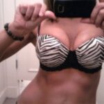 Fille délurée qui voudrait un pénis bien gros à pomper sur Longueau Fille délurée qui voudrait un pénis bien gros à pomper sur Longueau