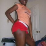 Obsédée du cul veut se prendre un coup de bite à Boves Obsédée du cul veut se prendre un coup de bite à Boves